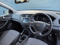 USED 2020 70 HYUNDAI I20 1.0 T-GDi SE Hatchback 5dr Petrol Manual Euro 6 (s/s) (100 ps) Climate control A/C, Lane Assist, Touch Screen Media System, Sat Nav, Bluetooth, Voice Control, Cruise Control, Apple Car Play, Android Auto, DAB Radio, Rear Parking Camera, Rear Sensors, Auto Headlights, USB/AUX input