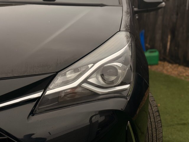 2019 TOYOTA YARIS - Photo 8