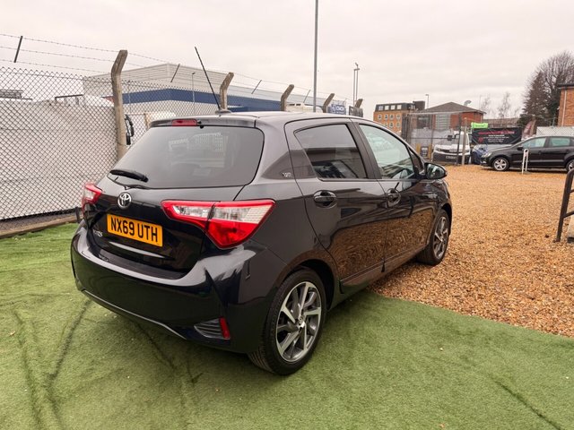 2019 TOYOTA YARIS - Photo 4