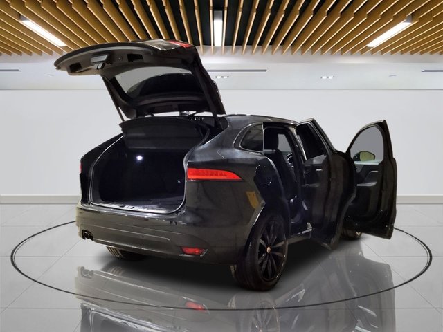 2020 Jaguar F-Pace 2L Chequered Flag 5dr - Photo 9