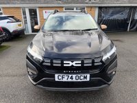 USED 2025 74 DACIA SANDERO STEPWAY 1.0 TCe EXTREME Hatchback 5dr Petrol Manual Euro 6 (s/s) (90 ps) 1 Owner - Cruise control with speed limiter, Electric windows and mirrors, Remote central locking.
