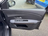 USED 2025 74 DACIA SANDERO STEPWAY 1.0 TCe EXTREME Hatchback 5dr Petrol Manual Euro 6 (s/s) (90 ps) 1 Owner - Cruise control with speed limiter, Electric windows and mirrors, Remote central locking.