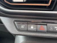 USED 2025 74 DACIA SANDERO STEPWAY 1.0 TCe EXTREME Hatchback 5dr Petrol Manual Euro 6 (s/s) (90 ps) 1 Owner - Cruise control with speed limiter, Electric windows and mirrors, Remote central locking.