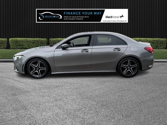 2022 Mercedes-Benz A-Class 1.3L Amg Line Edition 4dr - Photo 5
