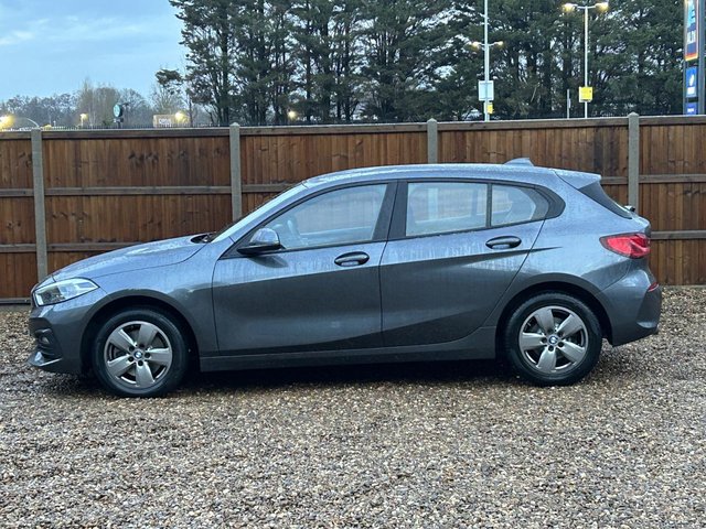 2021 BMW 1 SERIES - Photo 2