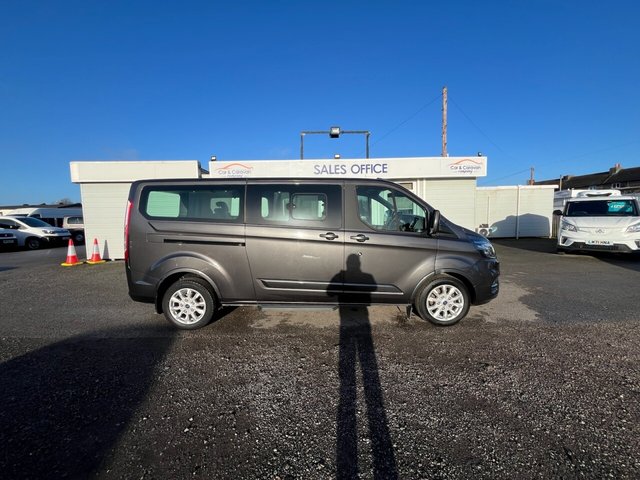2022 Ford Tourneo Custom 2L Titanium 5dr - Photo 4