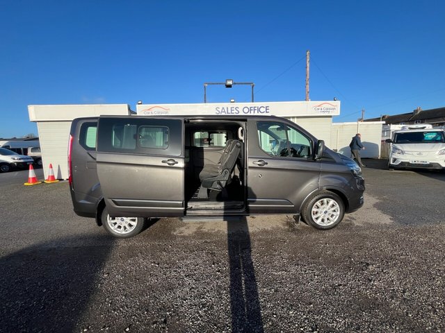 2022 Ford Tourneo Custom 2L Titanium 5dr - Photo 6