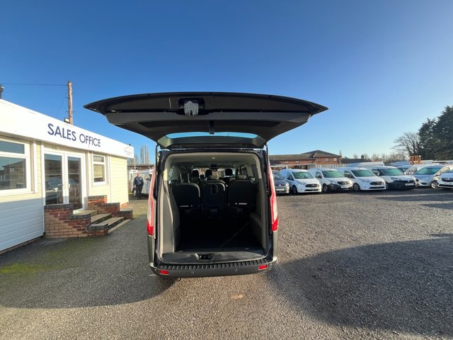 2022 Ford Tourneo Custom 2L Titanium 5dr - Photo 9