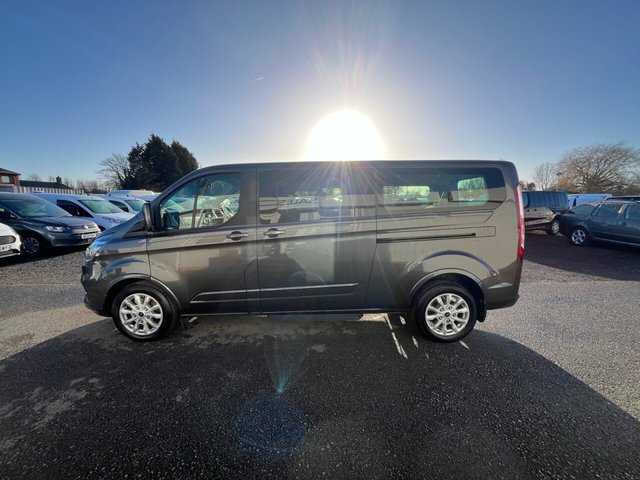 2022 Ford Tourneo Custom 2L Titanium 5dr - Photo 7
