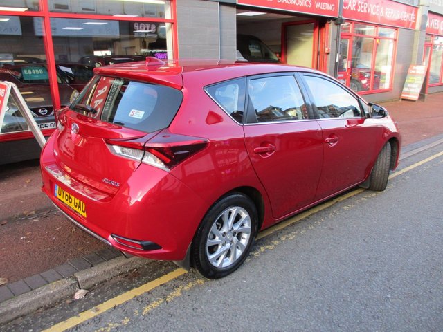 2016 TOYOTA AURIS 1.2 VVT-i Icon Hatchback 5dr Petrol Manual Euro 6 (s/s) (116 ps) YES 14K ONLY ,£35 ROAD TAX ,ONE OWNER ,6 MONTHS WARRANTY ,9 MAIN DEALER SERVICE STAMPS ,2 KEYS ,ALLOYS ,CLIMATE CONTROL ,STUNNING CONDITION AND COLOUR , - Photo 2