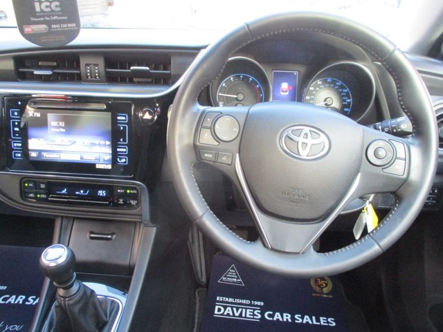 2016 TOYOTA AURIS 1.2 VVT-i Icon Hatchback 5dr Petrol Manual Euro 6 (s/s) (116 ps) YES 14K ONLY ,£35 ROAD TAX ,ONE OWNER ,6 MONTHS WARRANTY ,9 MAIN DEALER SERVICE STAMPS ,2 KEYS ,ALLOYS ,CLIMATE CONTROL ,STUNNING CONDITION AND COLOUR , - Photo 5