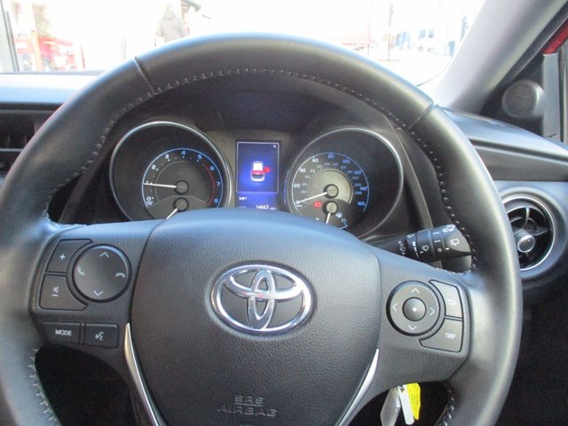 2016 TOYOTA AURIS 1.2 VVT-i Icon Hatchback 5dr Petrol Manual Euro 6 (s/s) (116 ps) YES 14K ONLY ,£35 ROAD TAX ,ONE OWNER ,6 MONTHS WARRANTY ,9 MAIN DEALER SERVICE STAMPS ,2 KEYS ,ALLOYS ,CLIMATE CONTROL ,STUNNING CONDITION AND COLOUR , - Photo 6