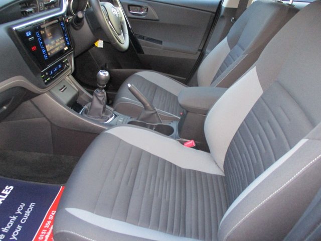 2016 TOYOTA AURIS 1.2 VVT-i Icon Hatchback 5dr Petrol Manual Euro 6 (s/s) (116 ps) YES 14K ONLY ,£35 ROAD TAX ,ONE OWNER ,6 MONTHS WARRANTY ,9 MAIN DEALER SERVICE STAMPS ,2 KEYS ,ALLOYS ,CLIMATE CONTROL ,STUNNING CONDITION AND COLOUR , - Photo 11