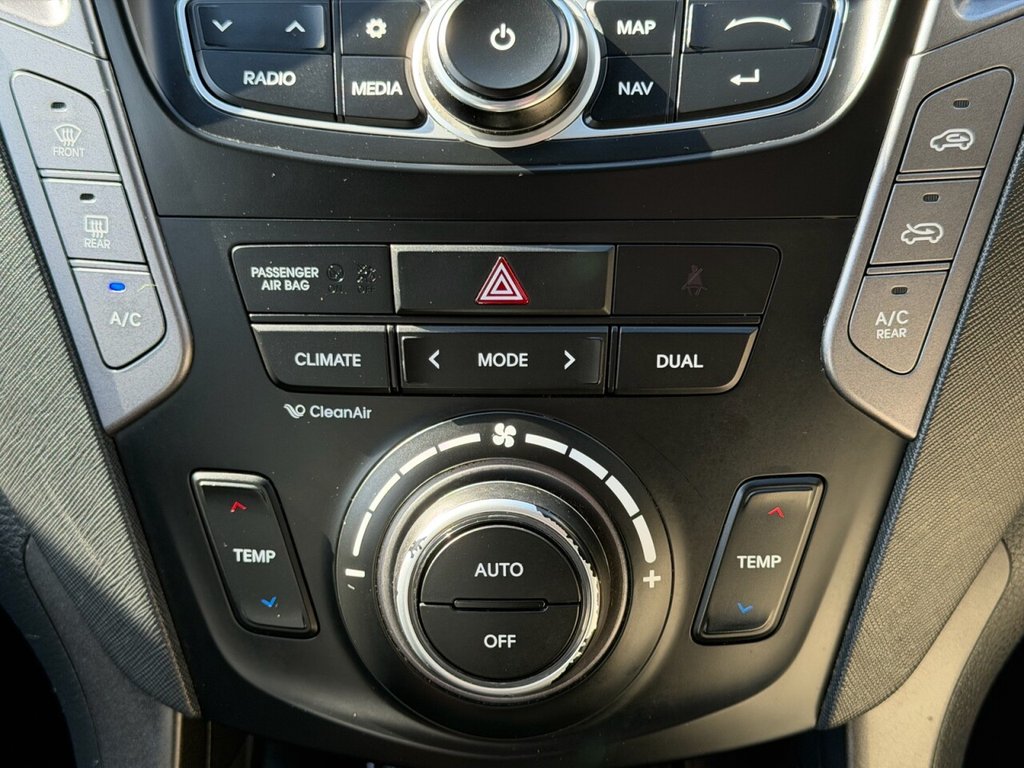 USED 2013 63 HYUNDAI SANTA FE 2.2 CRDi Premium SE SUV 5dr Diesel Manual 4WD Euro 5 (7 seat) (194 bhp) HUGE SPEC WITH SEVEN SEATS AND PAN ROOF SAT NAV AND FANTASTIC SERVICE HISTORY