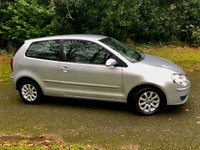 USED 2009 09 VOLKSWAGEN POLO 1.4 SE Hatchback 3dr Petrol Automatic (165 g/km, 79 bhp)ONLY 40,600 MILES WITH 1 LADY OWNER SINCE 2014//REAR PARKING SENSORS// EXCELLENT HISTORY X11 SERVICING STAMPS//REMOTE CENTRAL LOCKING X2 KEYS///AIRCON//ALLOY WHEELS//X4 AIRBAGS// 1 LADY OWNER SINCE 2014 //ONLY 40,600 MILES--YES 40,600 MILES//X11 VW\SPECIALIST/SERVICING STAMPS/// ULEZ COMPLIANT//AIRCON/  REAR PARKING SENSORS