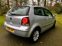 USED 2009 09 VOLKSWAGEN POLO 1.4 SE Hatchback 3dr Petrol Automatic (165 g/km, 79 bhp)ONLY 40,600 MILES WITH 1 LADY OWNER SINCE 2014//REAR PARKING SENSORS// EXCELLENT HISTORY X11 SERVICING STAMPS//REMOTE CENTRAL LOCKING X2 KEYS///AIRCON//ALLOY WHEELS//X4 AIRBAGS// 1 LADY OWNER SINCE 2014 //ONLY 40,600 MILES--YES 40,600 MILES//X11 VW\SPECIALIST/SERVICING STAMPS/// ULEZ COMPLIANT//AIRCON/  REAR PARKING SENSORS