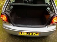 USED 2009 09 VOLKSWAGEN POLO 1.4 SE Hatchback 3dr Petrol Automatic (165 g/km, 79 bhp)ONLY 40,600 MILES WITH 1 LADY OWNER SINCE 2014//REAR PARKING SENSORS// EXCELLENT HISTORY X11 SERVICING STAMPS//REMOTE CENTRAL LOCKING X2 KEYS///AIRCON//ALLOY WHEELS//X4 AIRBAGS// 1 LADY OWNER SINCE 2014 //ONLY 40,600 MILES--YES 40,600 MILES//X11 VW\SPECIALIST/SERVICING STAMPS/// ULEZ COMPLIANT//AIRCON/  REAR PARKING SENSORS