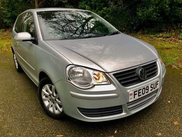 2009 09 Volkswagen Polo 1.4 SE Hatchback 3dr Petrol Automatic (165 g/km, 79 bhp)ONLY 40,600 MILES WITH 1 LADY OWNER SINCE 2014//REAR PARKING SENSORS// EXCELLENT HISTORY X11 SERVICING STAMPS//REMOTE CENTRAL LOCKING X2 KEYS///AIRCON//ALLOY WHEELS//X4 AIRBAGS//