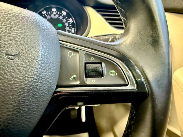 2014 Skoda Octavia 1.4L Elegance 5dr - Photo 4