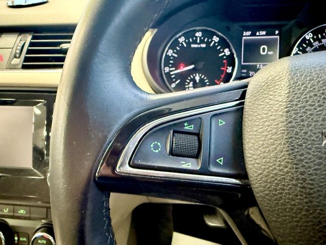 2014 Skoda Octavia 1.4L Elegance 5dr - Photo 5