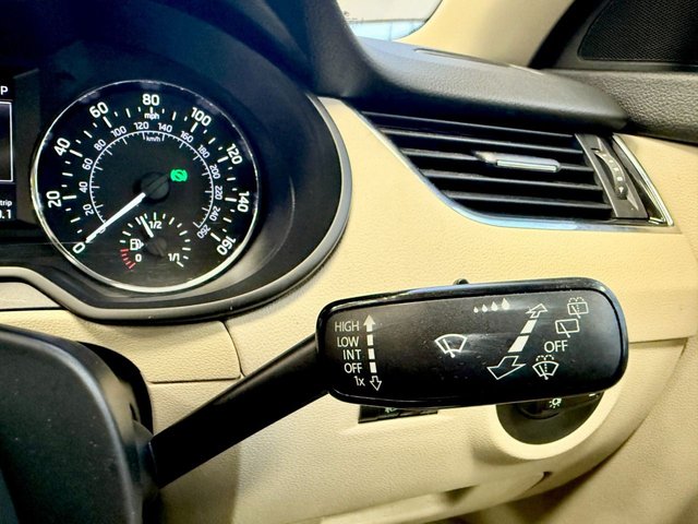 2014 Skoda Octavia 1.4L Elegance 5dr - Photo 6