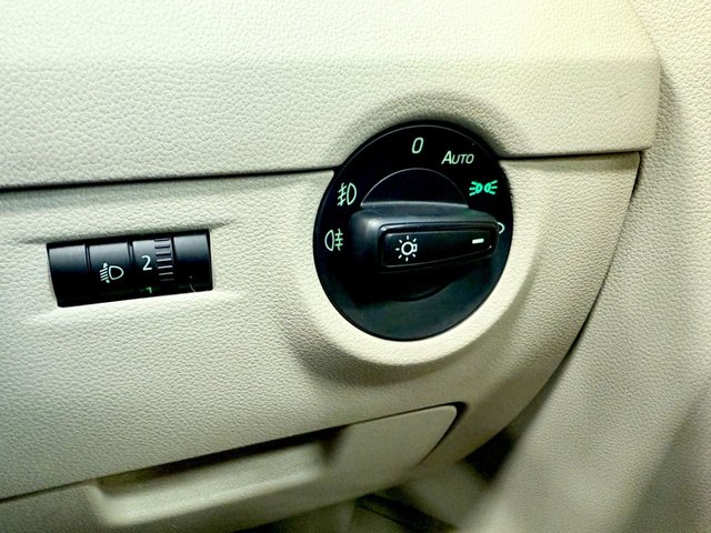 2014 Skoda Octavia 1.4L Elegance 5dr - Photo 9