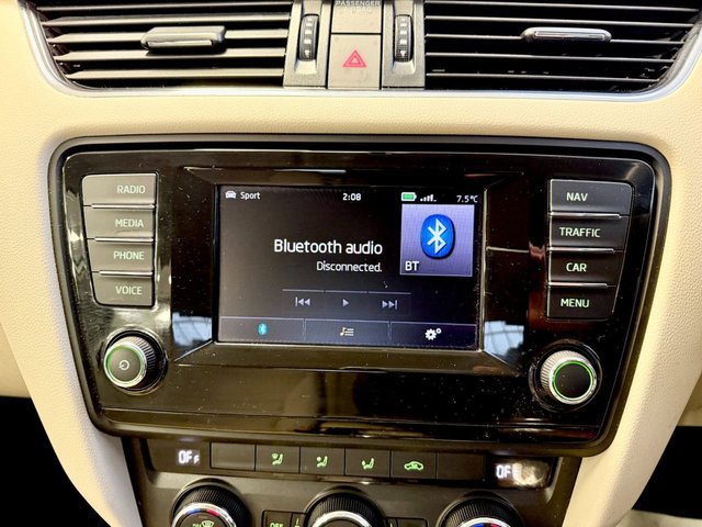 2014 Skoda Octavia 1.4L Elegance 5dr - Photo 10