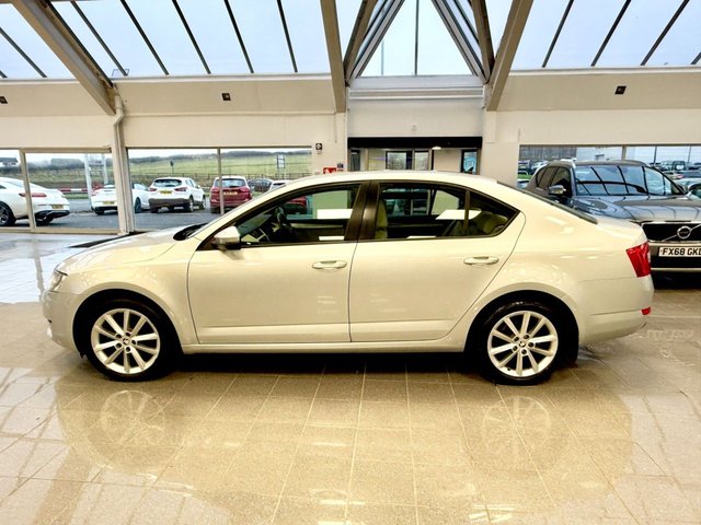 2014 Skoda Octavia 1.4L Elegance 5dr - Photo 3