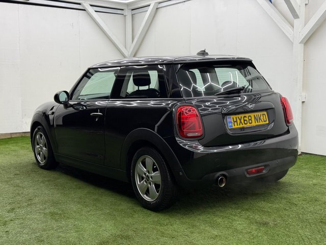 2018 MINI HATCH 2018 1.5 Cooper Classic Euro 6 (s/s) 3dr - Photo 9