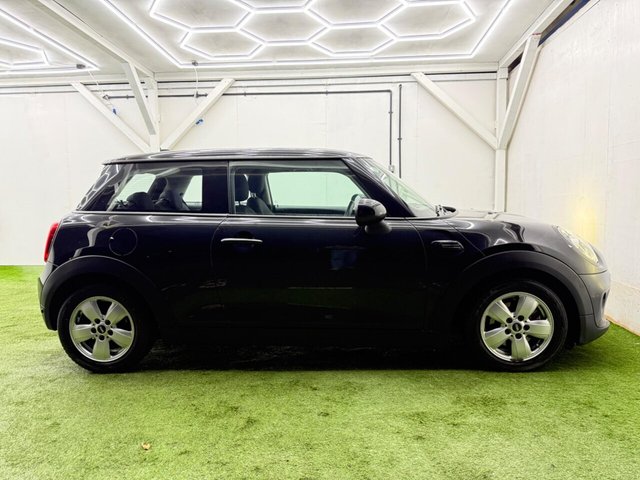 2018 MINI HATCH 2018 1.5 Cooper Classic Euro 6 (s/s) 3dr - Photo 2