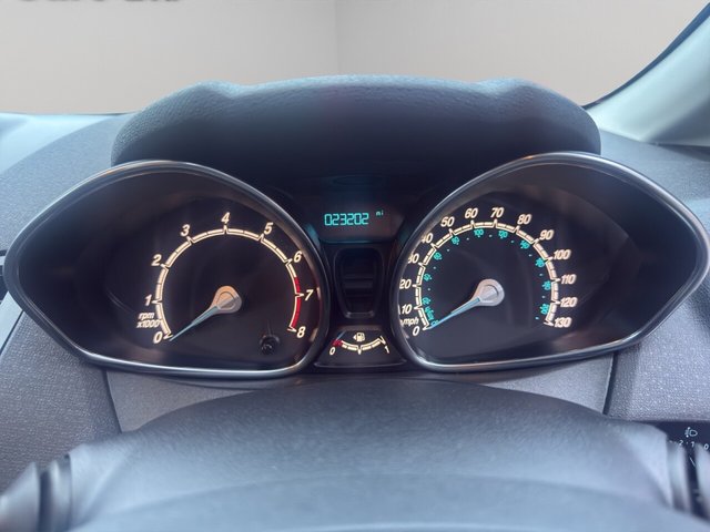 2017 Ford Fiesta 1.3L Zetec 5dr - Photo 12