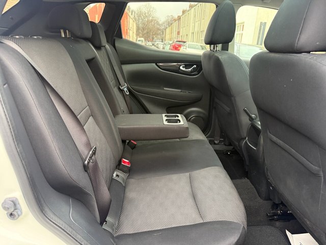 2015 NISSAN QASHQAI 2015 1.2 DIG-T n-tec+ SUV 5dr Petrol Manual 2WD Euro 6 (s/s) (115 ps) - Photo 5