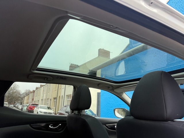 2015 NISSAN QASHQAI 2015 1.2 DIG-T n-tec+ SUV 5dr Petrol Manual 2WD Euro 6 (s/s) (115 ps) - Photo 7