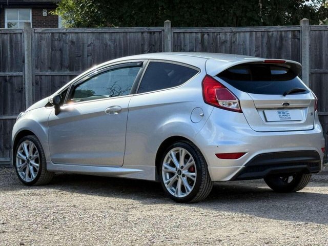 2013 Ford Fiesta - Photo 4