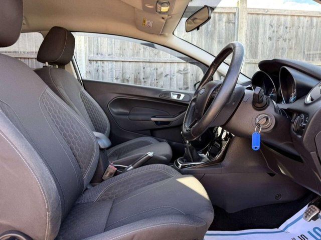 2013 Ford Fiesta - Photo 5