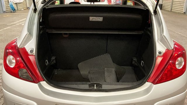 2011 VAUXHALL CORSA - Photo 11