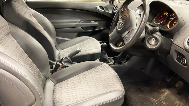 2011 VAUXHALL CORSA - Photo 9