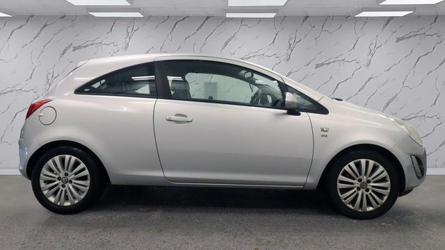 2011 VAUXHALL CORSA - Photo 5