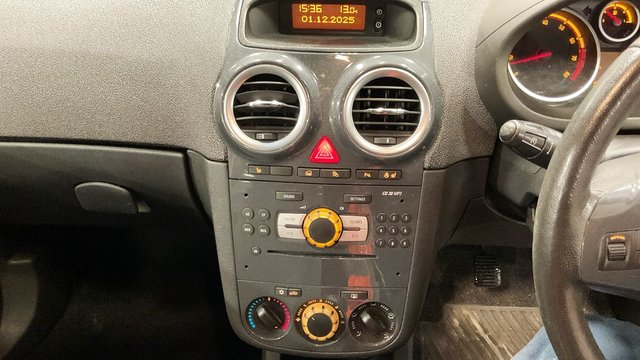 2011 VAUXHALL CORSA - Photo 7