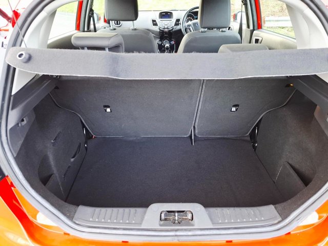 2016 FORD FIESTA - Photo 8