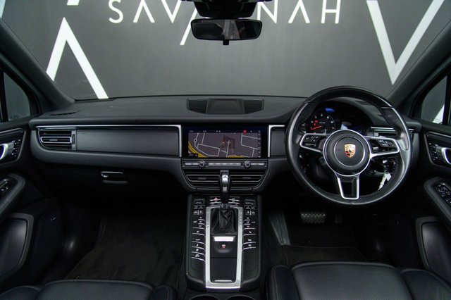 2020 PORSCHE MACAN - Photo 2