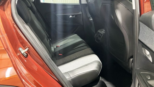2017 PEUGEOT 3008 - Photo 10