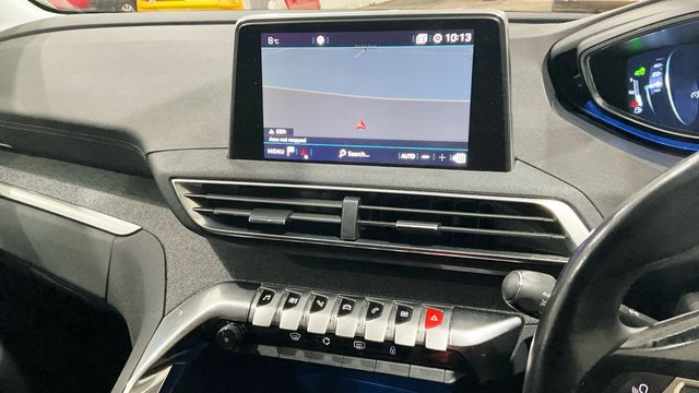 2017 PEUGEOT 3008 - Photo 7