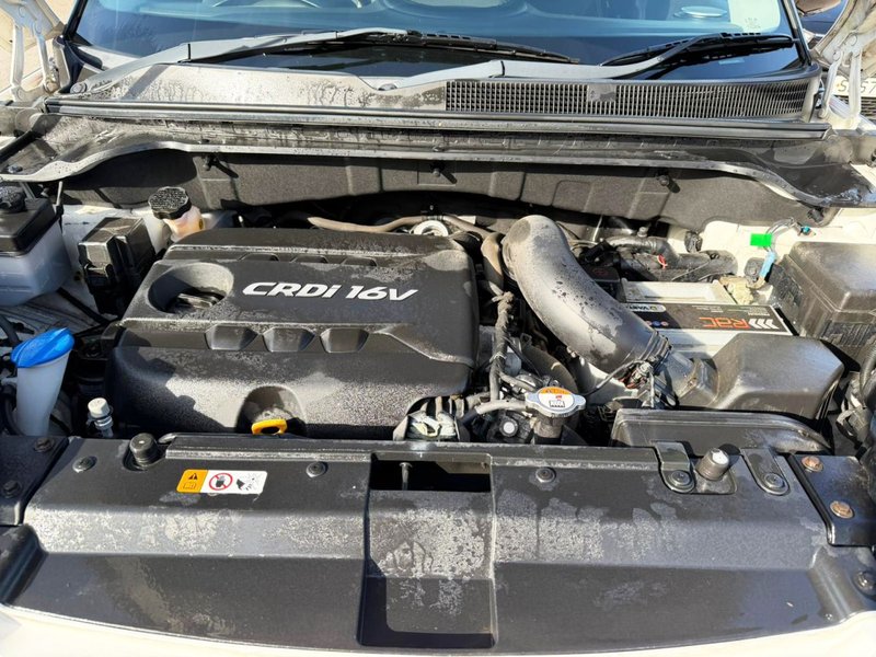 2015 Kia Soul in white — photo 4 of 23