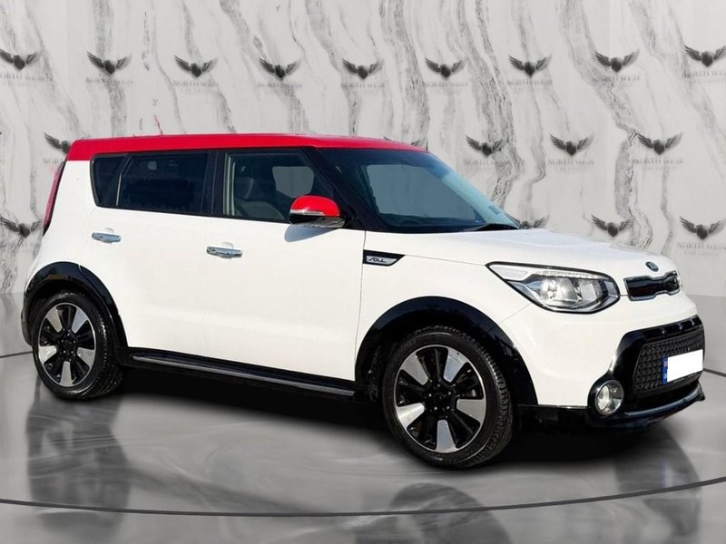 2015 Kia Soul in white — photo 2 of 23