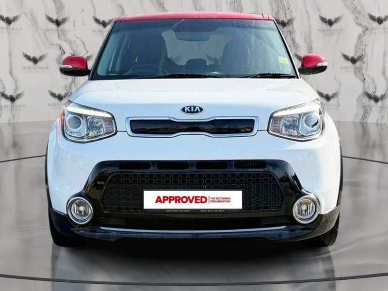 2015 Kia Soul in white — photo 3 of 23