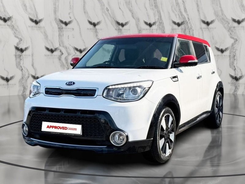 2015 Kia Soul in white — photo 4 of 23
