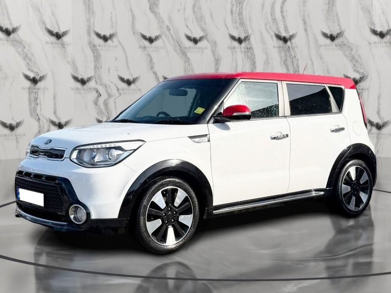 2015 Kia Soul in white — photo 5 of 23