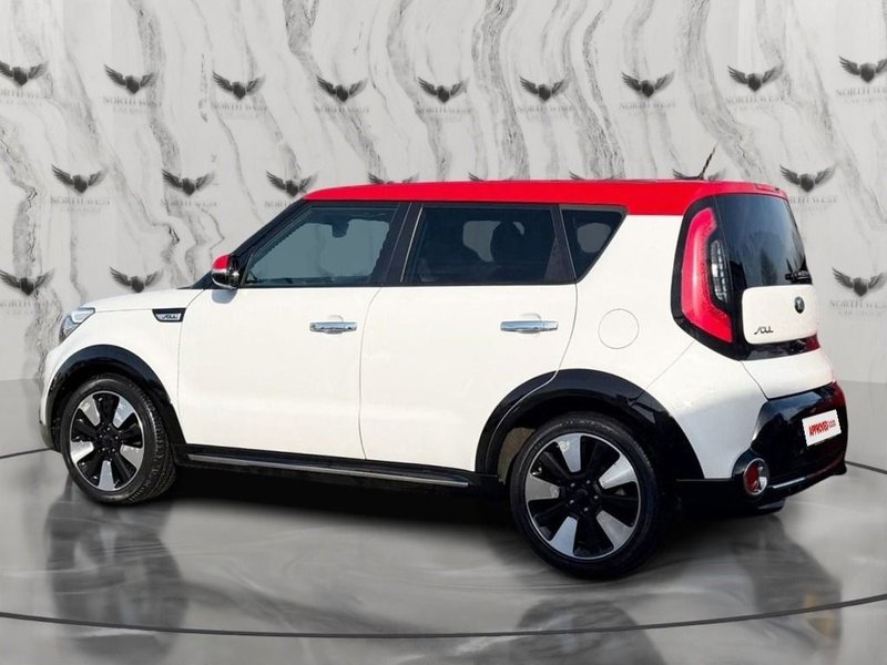 2015 Kia Soul in white — photo 6 of 23