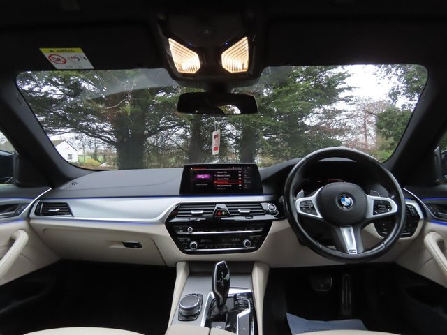 2019 BMW 5 SERIES - Photo 10